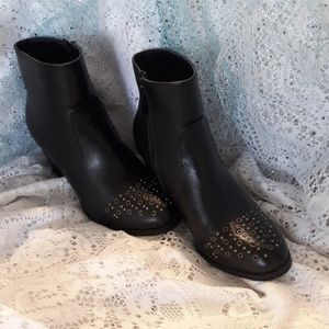 Olivia miller Woman's boost